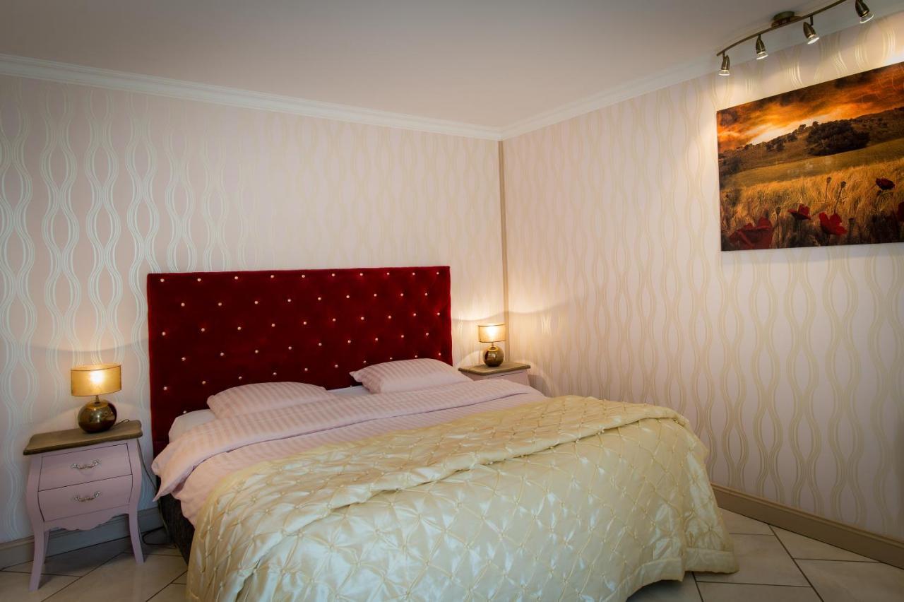 Les Magnolias Bed & Breakfast Lalinde Bagian luar foto